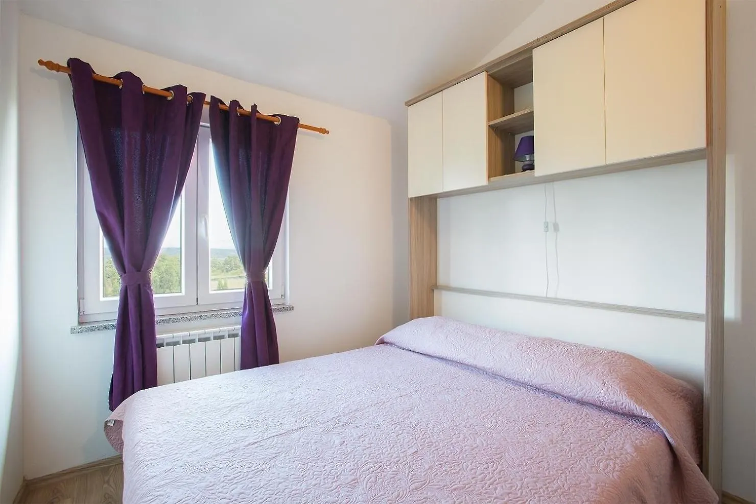 Apartment Ferienwohnung Fuer 6 Personen Ca 92 Qm In Barban, Istrien Bucht Von Rasa