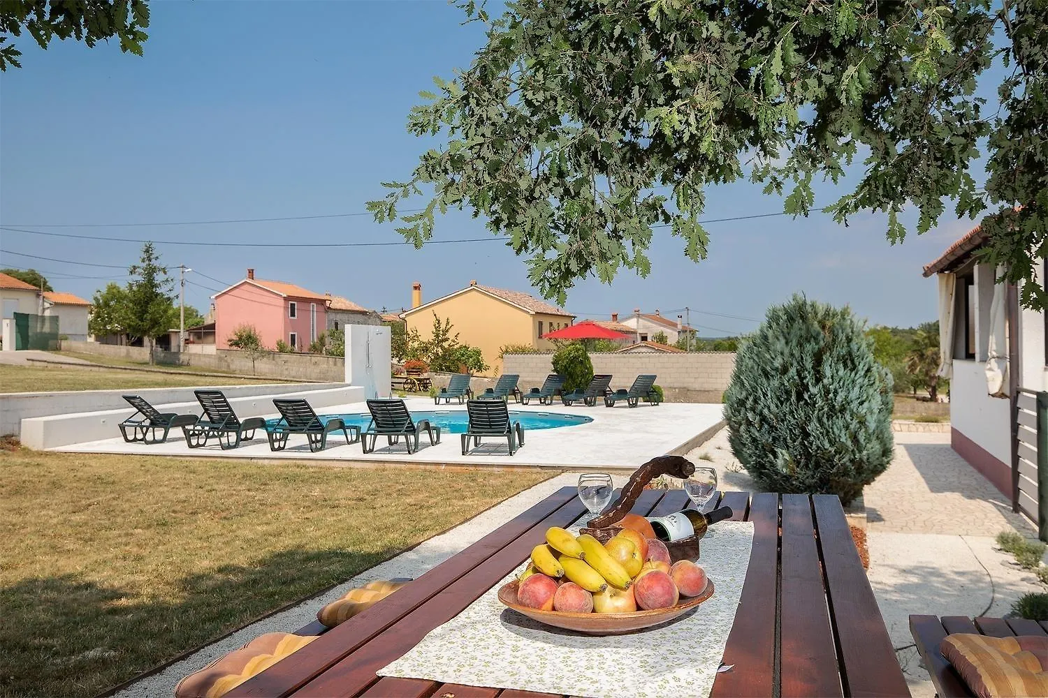 Apartment Ferienwohnung Fuer 6 Personen Ca 92 Qm In Barban, Istrien Bucht Von Rasa Kroatien